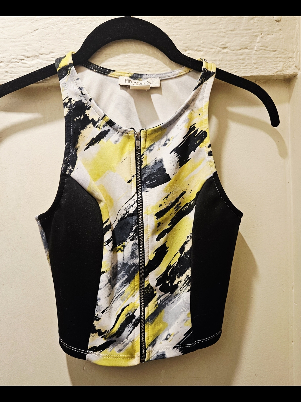 Arden B Yellow Black Abstract Front-Zip Crop Top